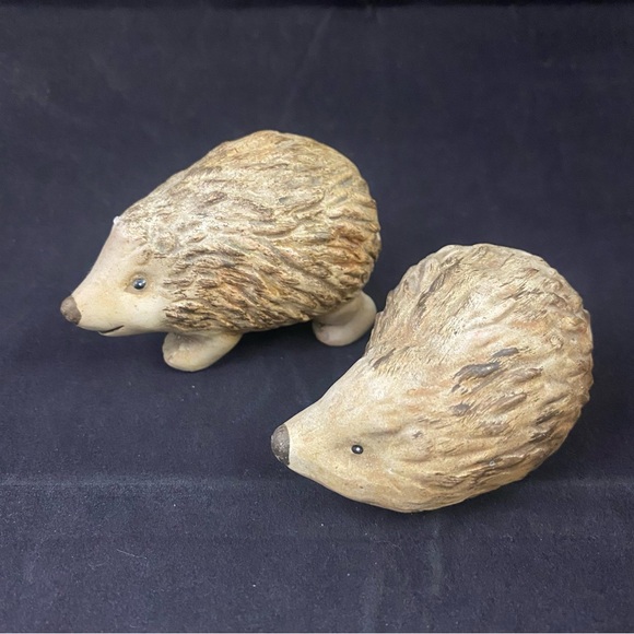 Hedgehog Painted Terracotta Figurines Set of 2 - Picture 2 of 8